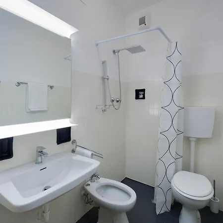 Helvetia Hotel 3*
